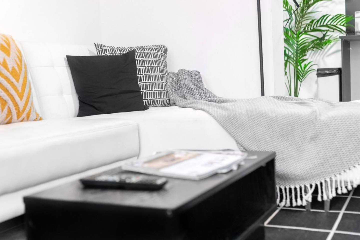 Loft Style Apartment - Near City Centre - Smart Tv- Wifi - Parking - Top Rated - 3Nt Birmingham Bagian luar foto